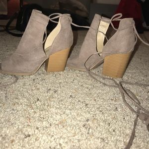 Lace Up Heels (Size 7)